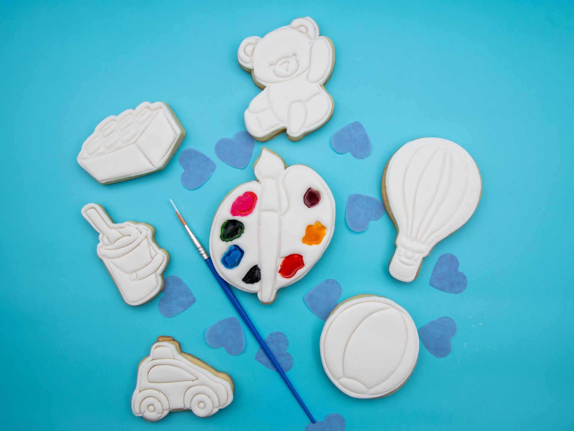 Toy-themed DIY cookie kit with colour palette and brush