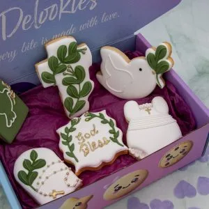 Gift-ready baptism cookie box by Delookies