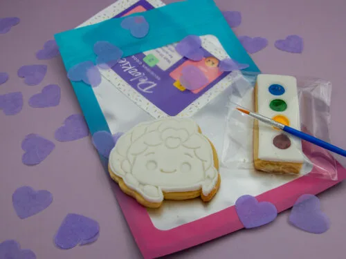 Rumi Kpop Huntrix DIY cookie favour with edible paint palette and brush for kids party activity