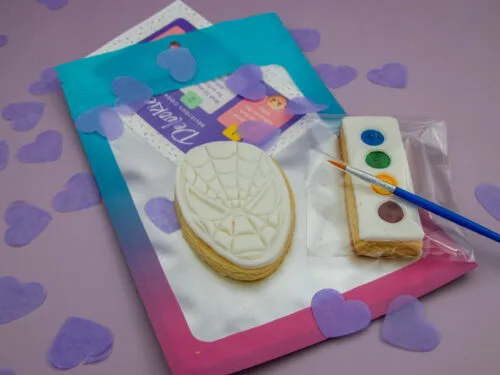 Spiderman DIY cookie favour with edible paint palette and brush for superhero birthday party bags